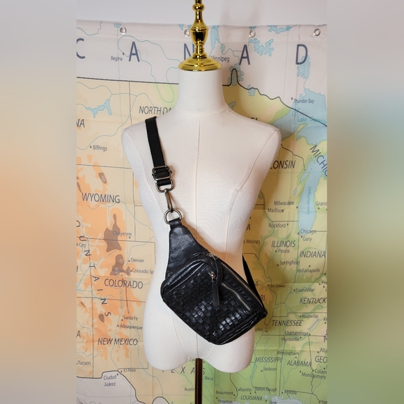 Vilenca Holland Black Woven Leather Crossbody Bag